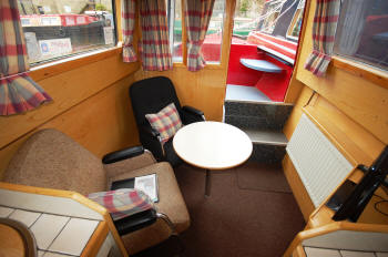 Oxford saloon with table
