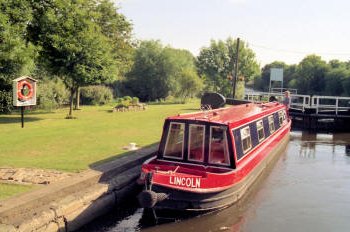 Broad Cut near Wakefield on the Calder & Hebble Navigation