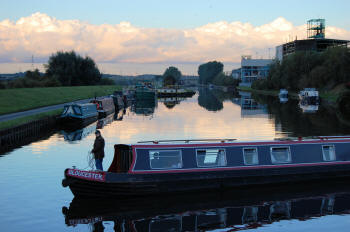 Castleford - boating on the Aire & Calder Navigation