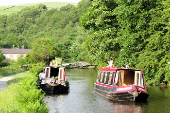 Between Hebden Bridge and Todmorden on a one way canalboat holiday