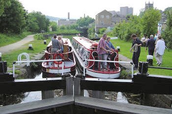 Sowerby Bridge lock instruction, Rochdale Canal