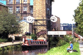 Locomotive Bridge, Huddersfield Broad Canal