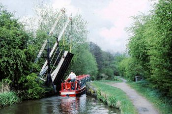 Lift bridge on the Peak Forest Canal