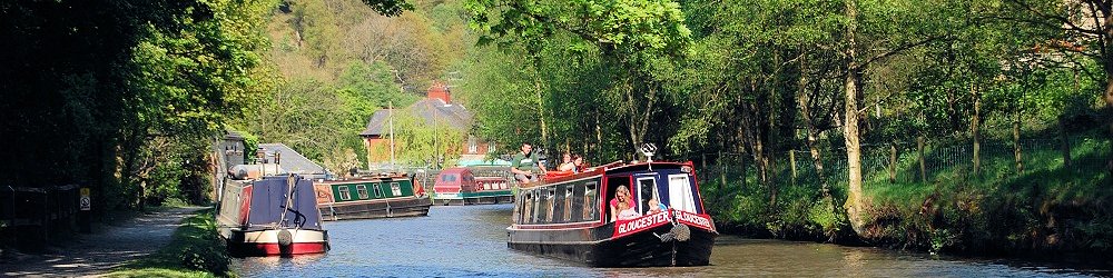Midweek break canal boating holiday to Hebden Bridge and Todmorden on the Rochdale Canal